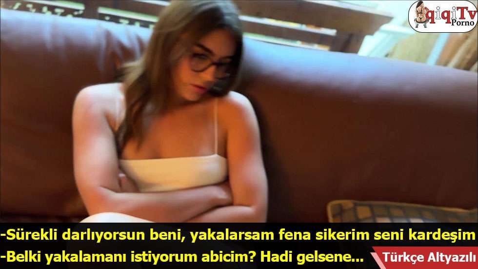 Kızının Arkadaşı Sapıklığını Kızına İfşa Edince Zorla Sikerek Cezalandırdı